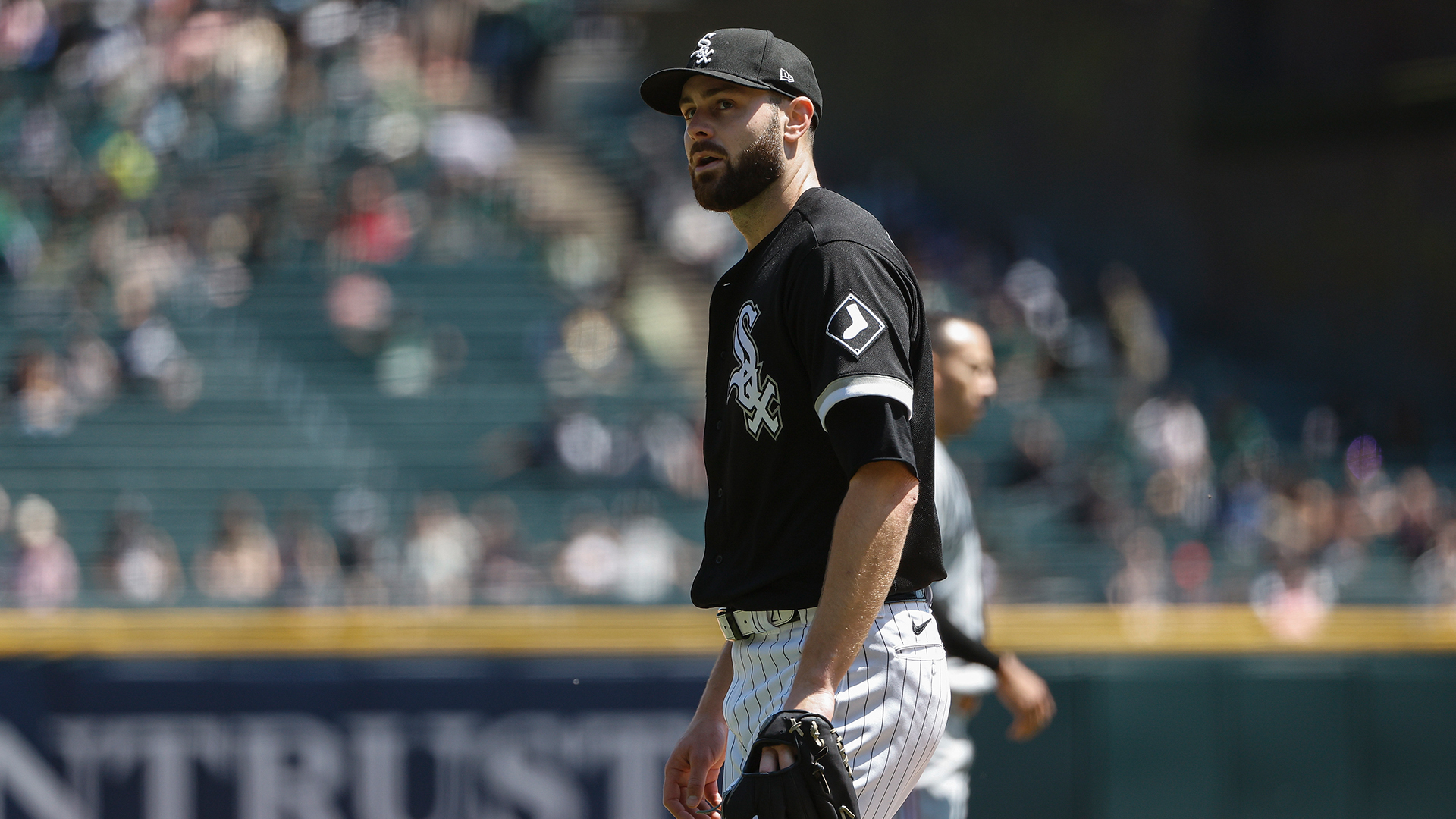 Lucas Giolito registers 11th win as White Sox top Twins 4-3