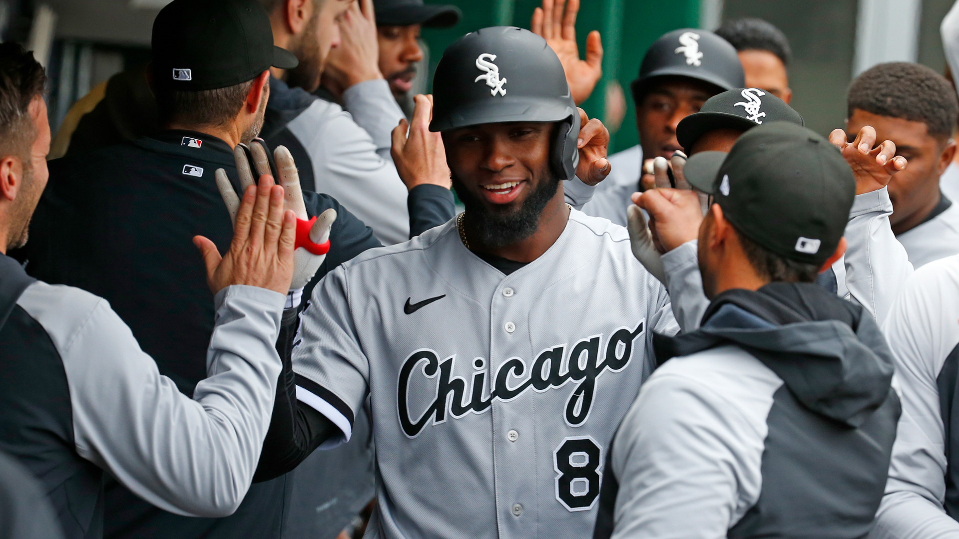 White Sox Luis Robert hits his second 2-run homer of the game vs. Pirates –  NBC Sports Chicago