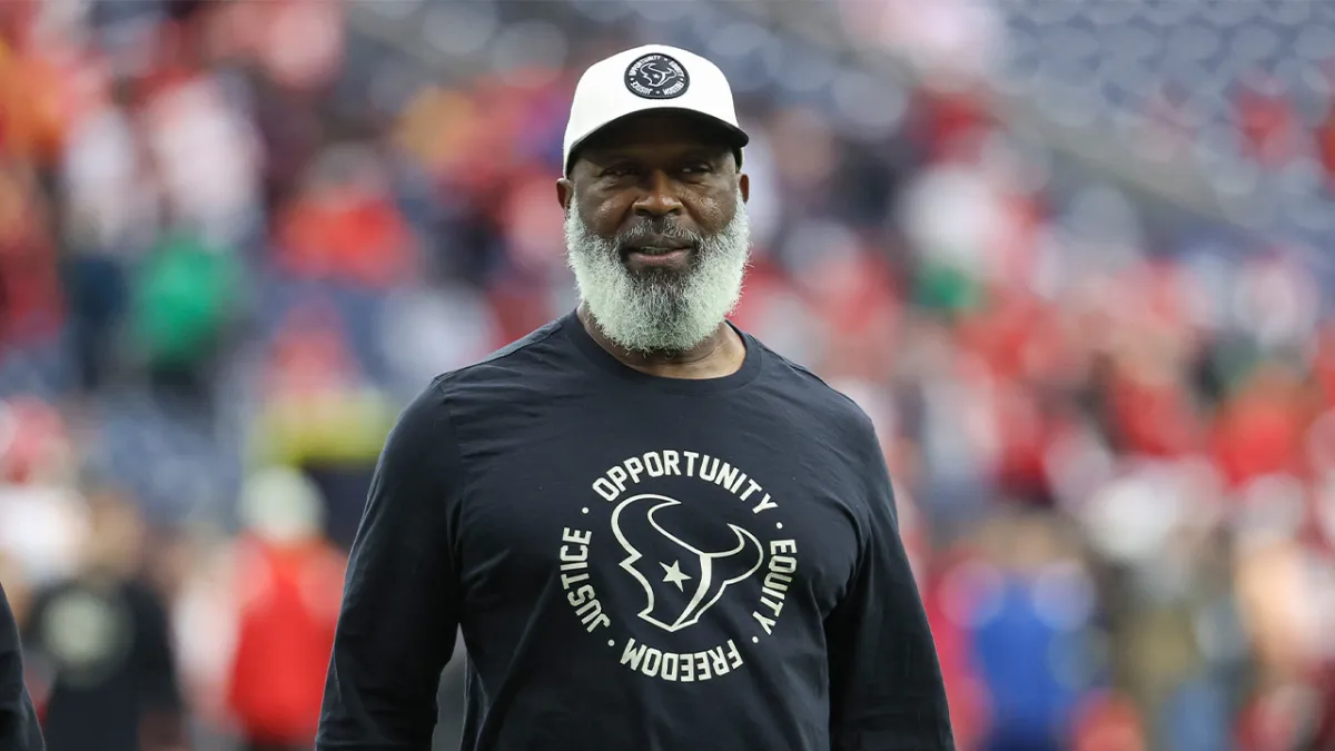 Lovie Smith 'plays to win' amid Bears' competition for No. 1 pick