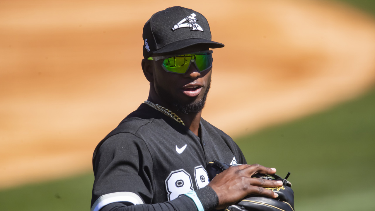 Luis Robert: Chicago White Sox CF hopes to stay healthy in 2023