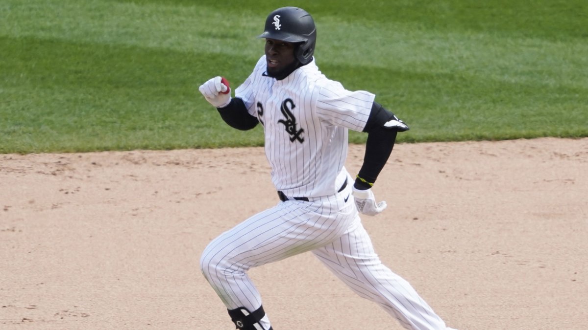 Robert drawing rave reviews from White Sox teammates