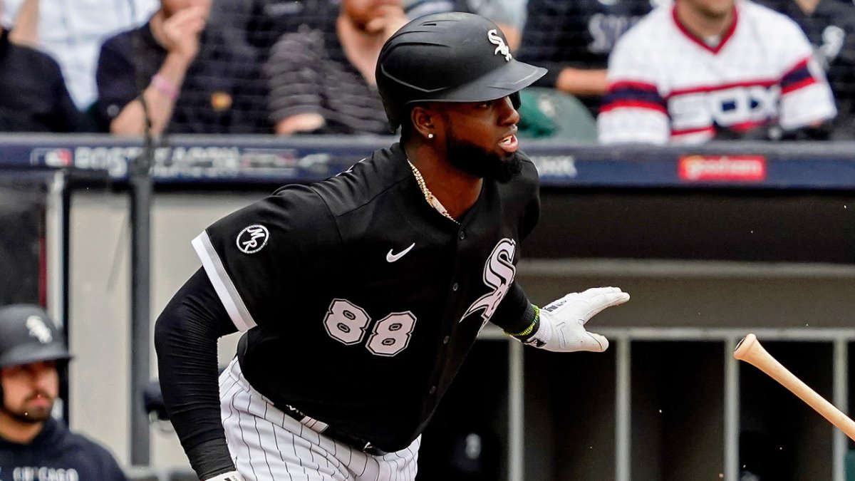 How the White Sox Can Maximize Luis Robert in 2022 and Beyond - On