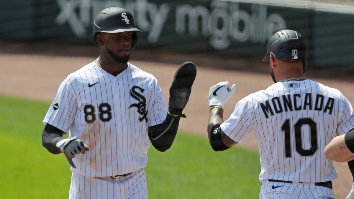Luis Robert, White Sox agree on long-term contract