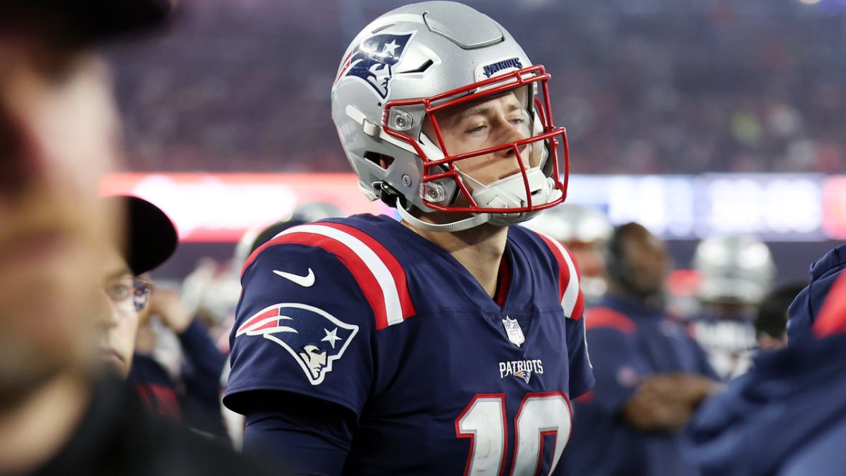 Patriots Wasting Mac Jones Advantage, Especially Compared To Top QBs