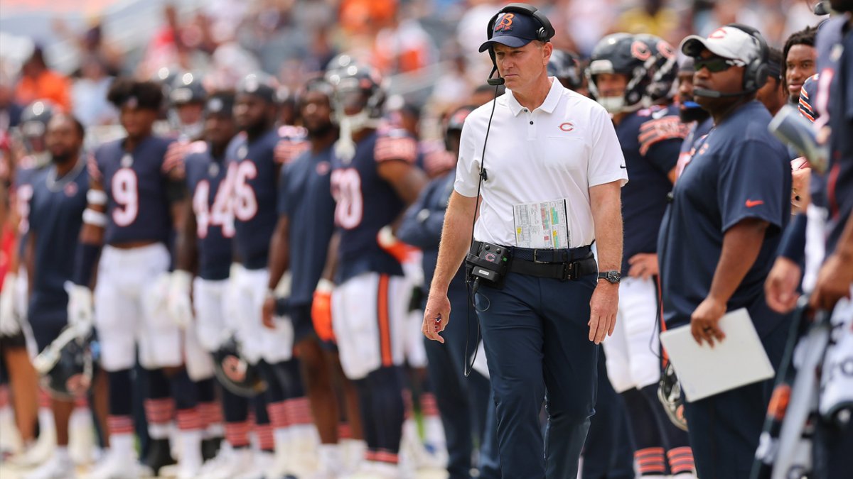 Kindle Vildor of the Chicago Bears in action against the Houston News  Photo - Getty Images