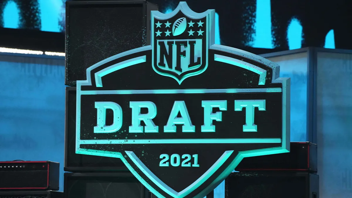2022 NFL Mock Draft: Edge rushers rule day in final mock's top five – NBC  Sports Chicago