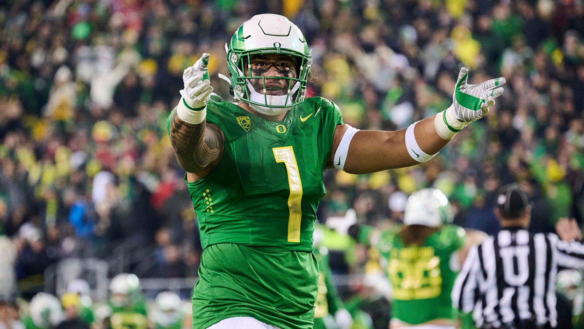 Is Noah Sewell related to Penei Sewell? Former Oregon stars share