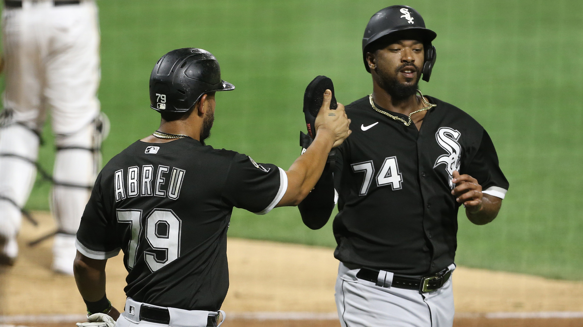 White Sox get first look at Jose Abreu in another uniform