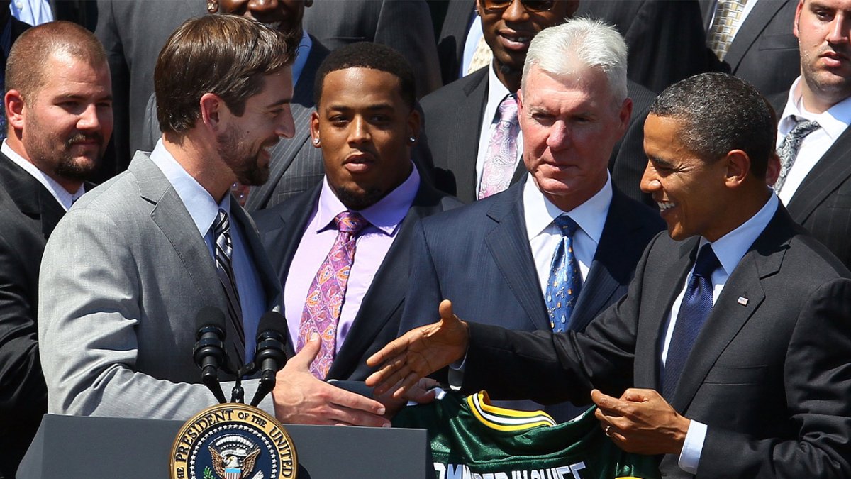 Bears fan Obama hosts Rodgers, Packers at White House – Chico  Enterprise-Record