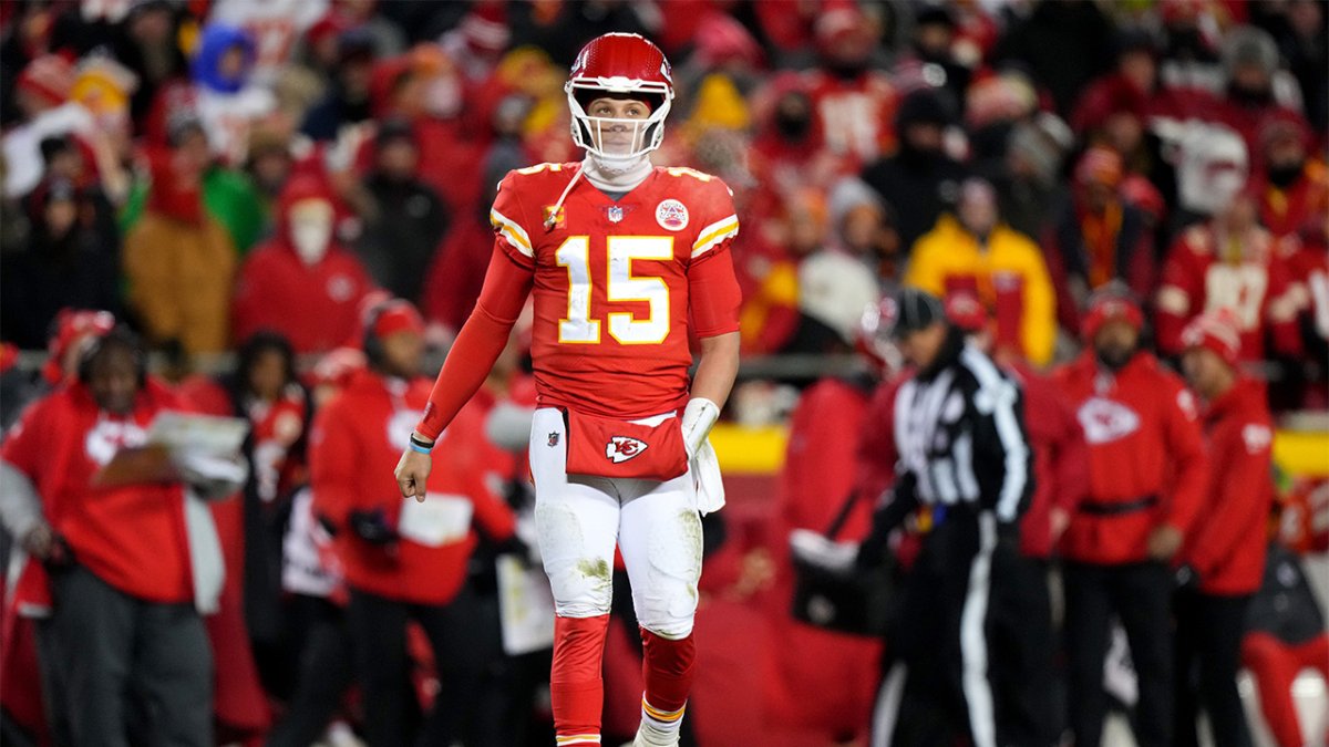 Patrick Mahomes: Travis Kelce, Tyreek Hill complement each other well - NBC  Sports