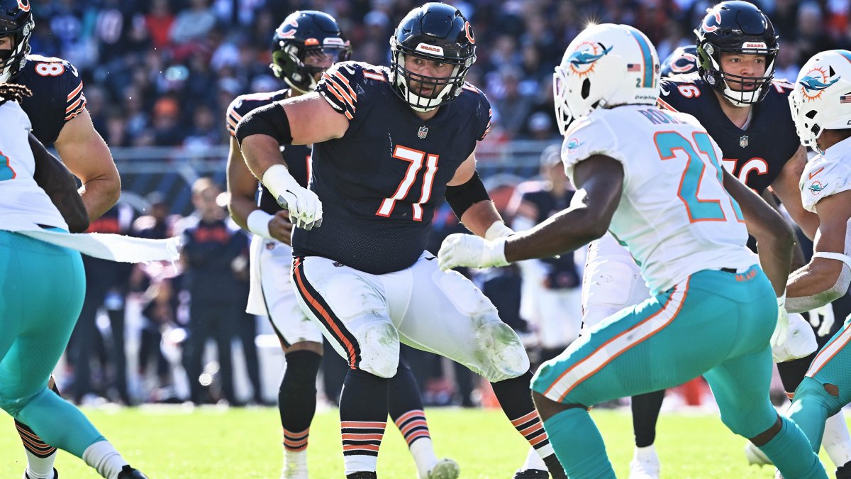 Report: It Will Be Riley Reiff (And Not Larry Borom!) Starting at Right  Tackle For the Bears Today - Bleacher Nation