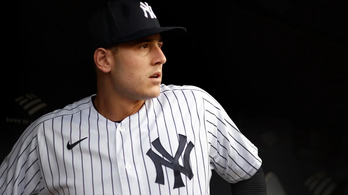 Yankees send Anthony Rizzo to IL, promote Ronald Guzmán