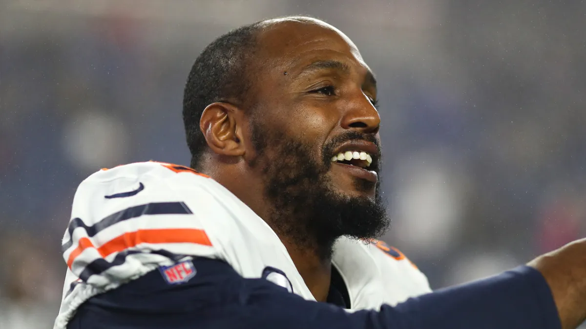 Chicago Bears Rumors Mailbag: Will The Bears Trade Robert Quinn Before The 2022  NFL Trade Deadline?