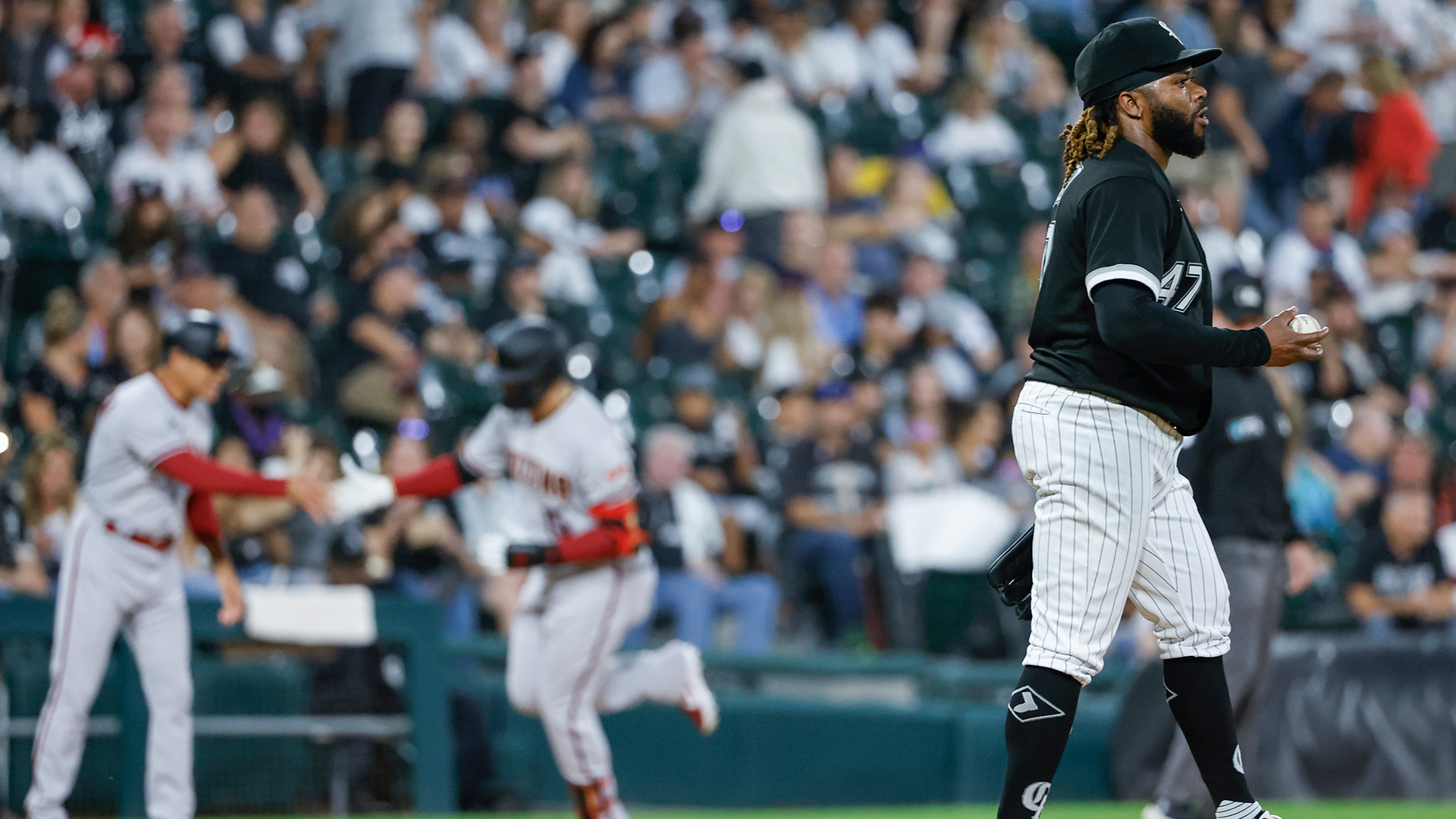 Chicago White Sox win, 5-3, almost backing up Johnny Cueto's six shutout  innings - South Side Sox