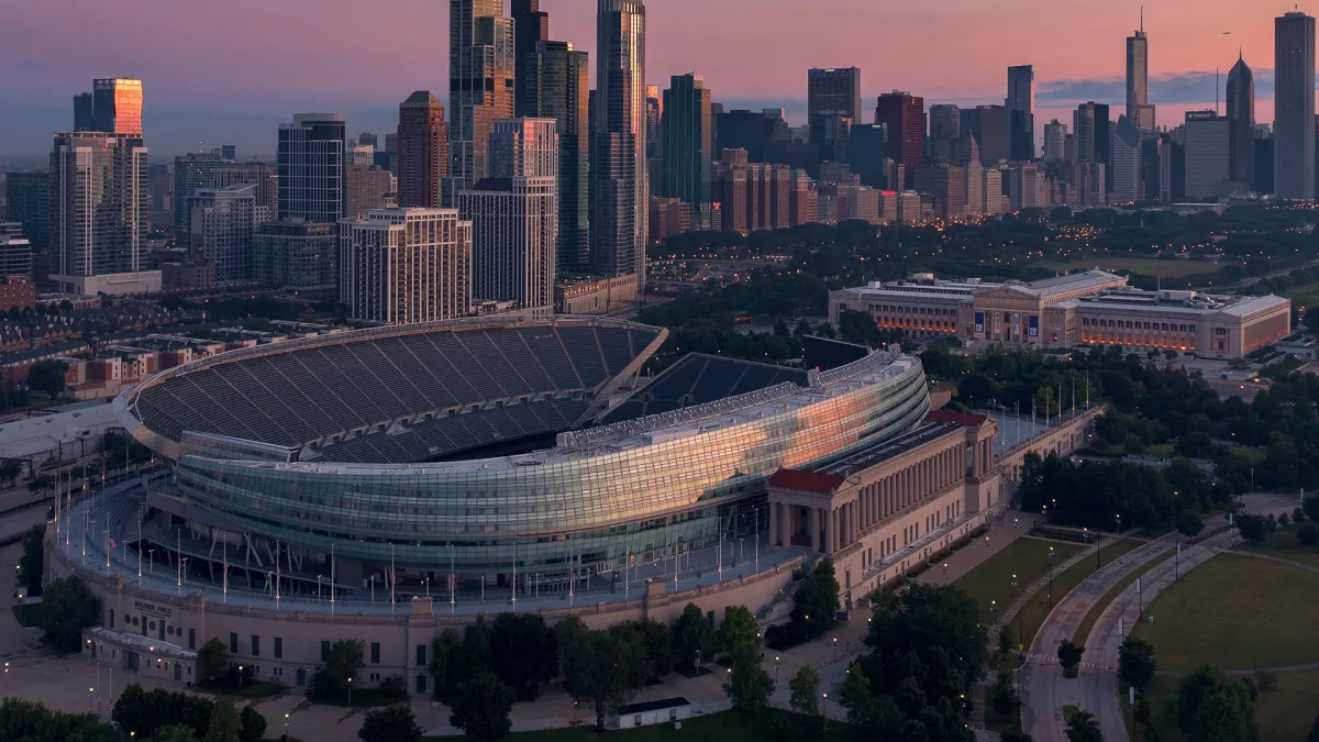 Fans to return to Soldier Field at 100% capacity for Chicago Bears games in  2021 season