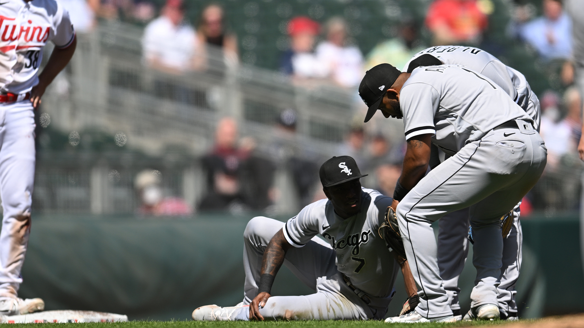 White Sox's Luis Robert Jr. Suffered Ankle Injury in Home Run