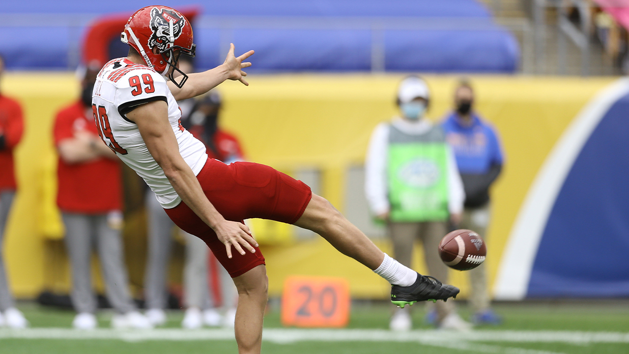 Chicago Bears punter Trenton Gill (16) during an NFL Preseason