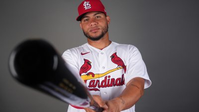 From Cubs to Cardinals: Who else did it before Willson Contreras?