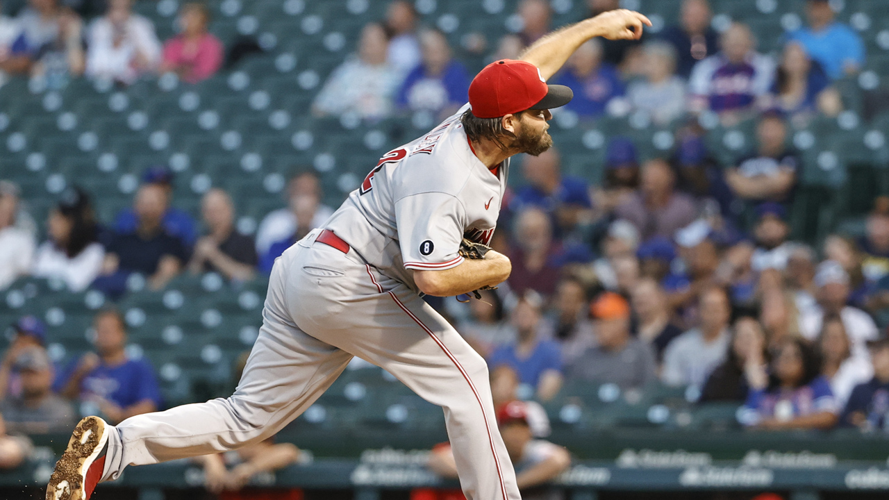 Cubs' Wade Miley returns to Cincinnati; Reds to recognize his 2021 season -  Chicago Sun-Times