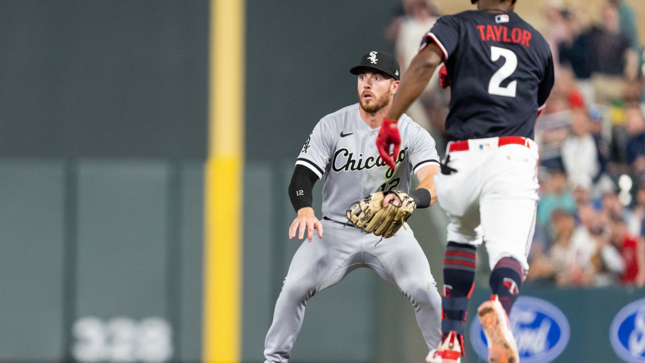 Twins beat White Sox 4-3 in 10 innings on throwing error - Newsday