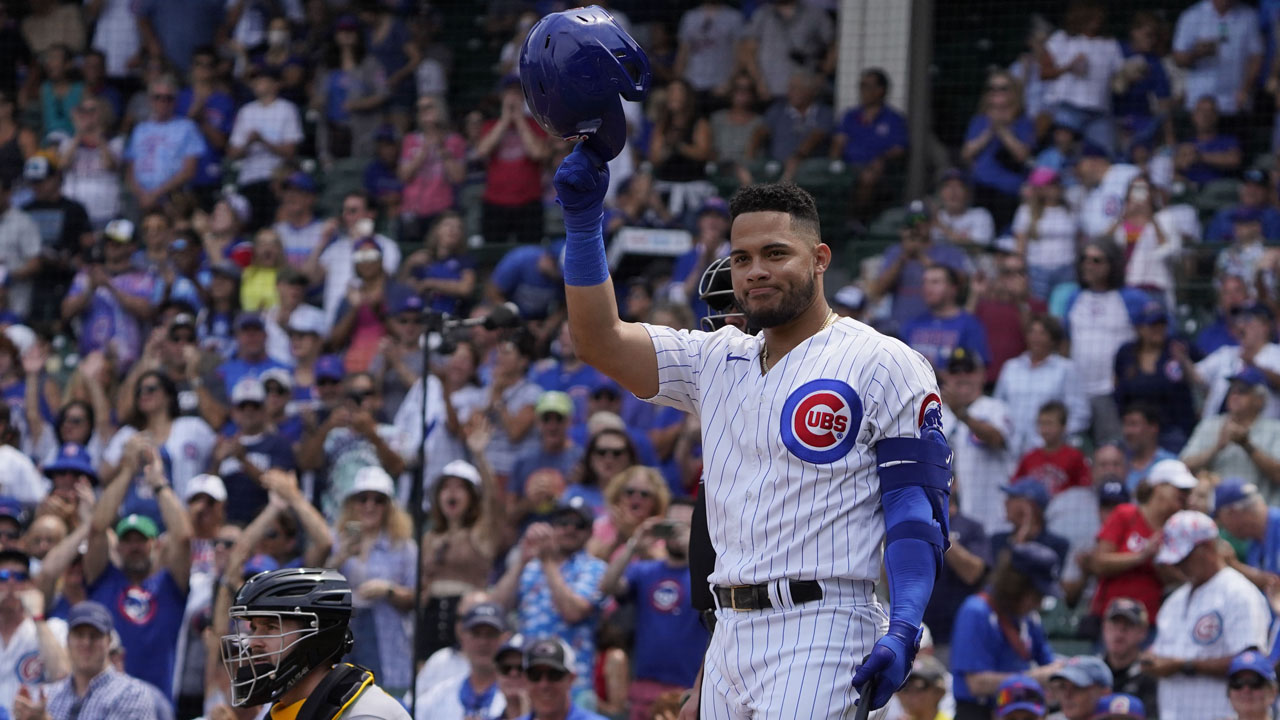 Cubs' Willson Contreras gets huge ovation in likely final home
