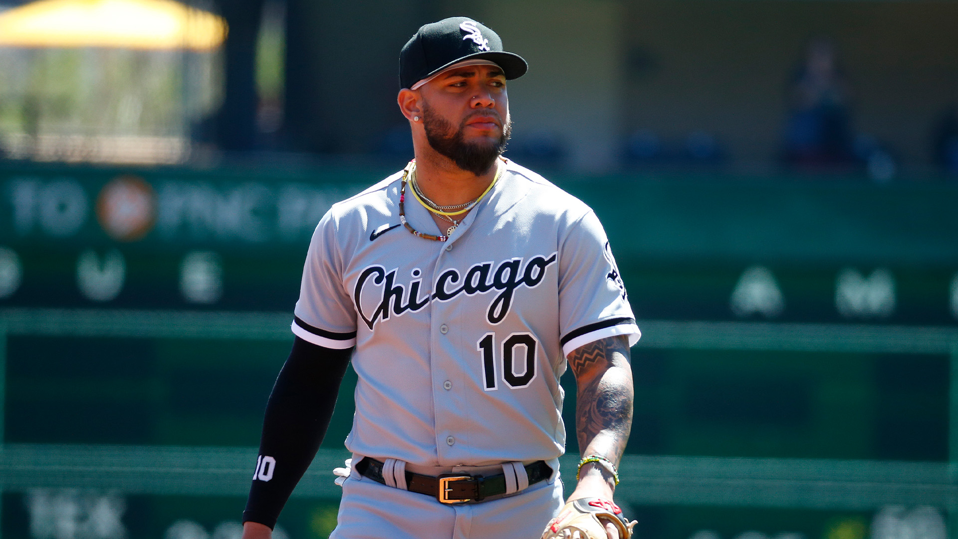 White Sox injury update: Yoan Moncada dealing with back issue - On