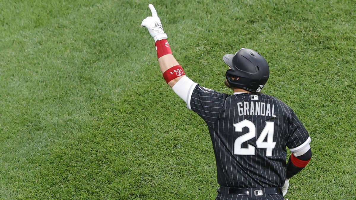 Chicago White Sox sign All-Star catcher Yasmani Grandal to four