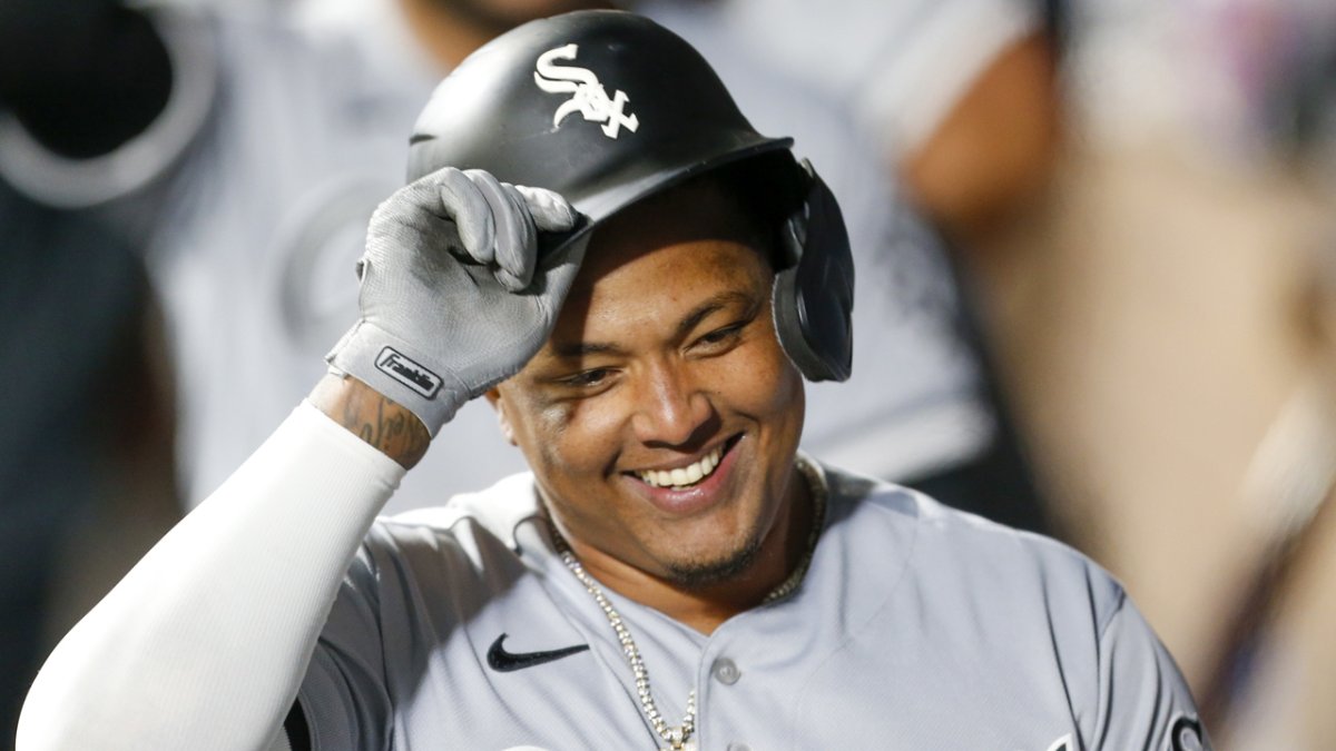 White Sox rookie Yermin Mercedes leaving baseball