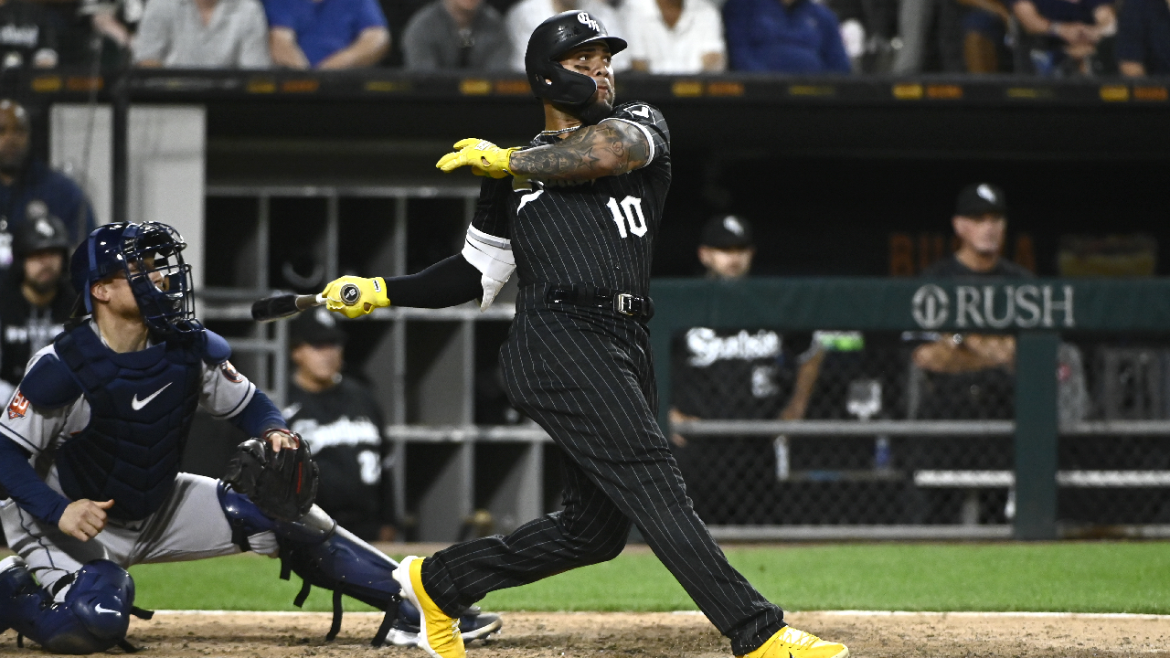 White Sox stun Astros again after Yoan Moncada hits winning single in 8th –  NBC Sports Chicago