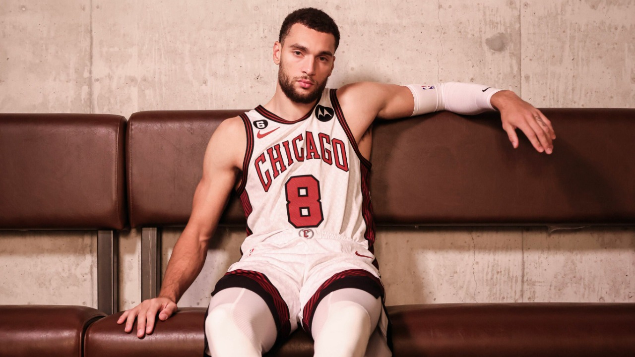 Bulls weave Chicago flag into theme of alternate jersey