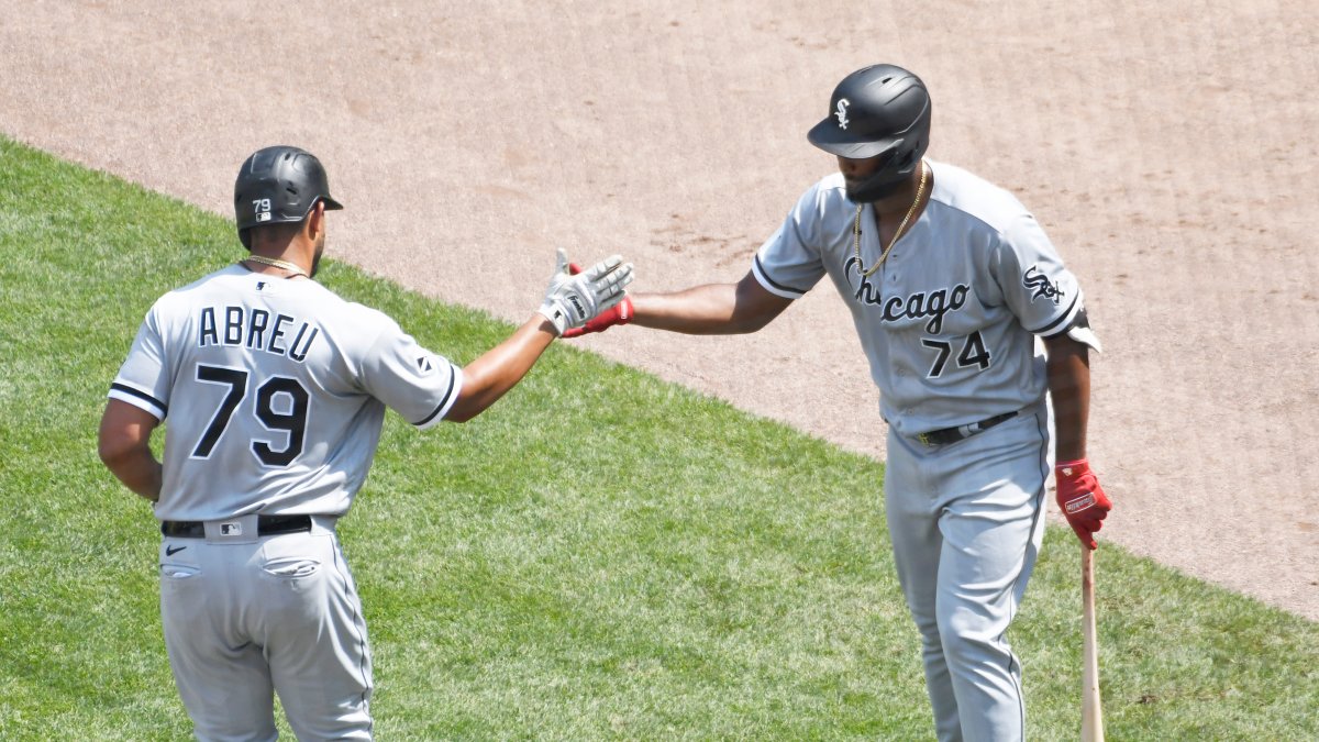 White Sox use team effort to top Tigers in AL Central clash