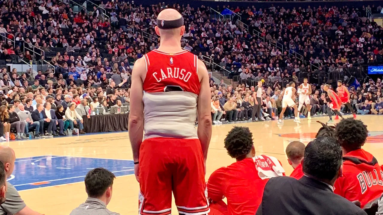Alex Caruso has 11 points, 4 steals in return for Chicago Bulls