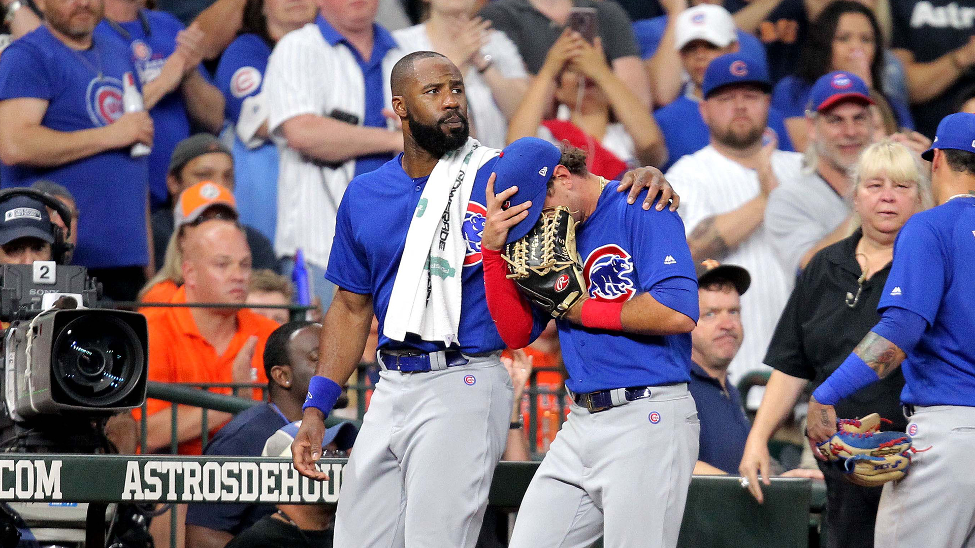 VIDEO: Javy Baez Throwing on the Gear and Catching Jose Berrios in