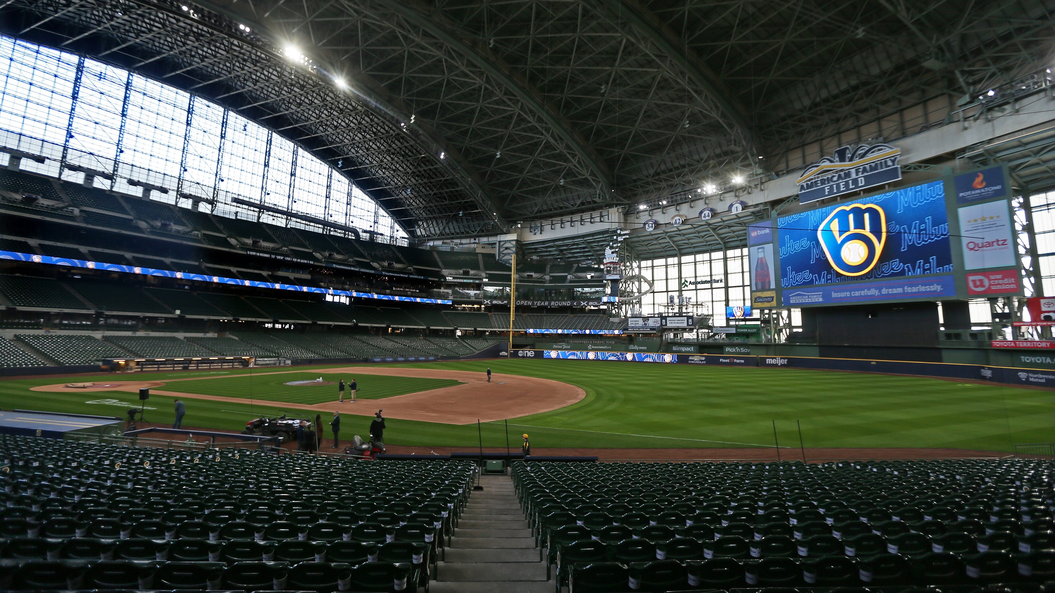 Milwaukee Brewers announce giveaways and theme nights for 2019 season