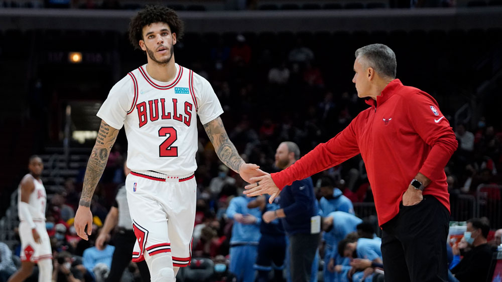 Bulls' Lonzo Ball to Have 3rd Surgery on Knee Injury; 2023-24