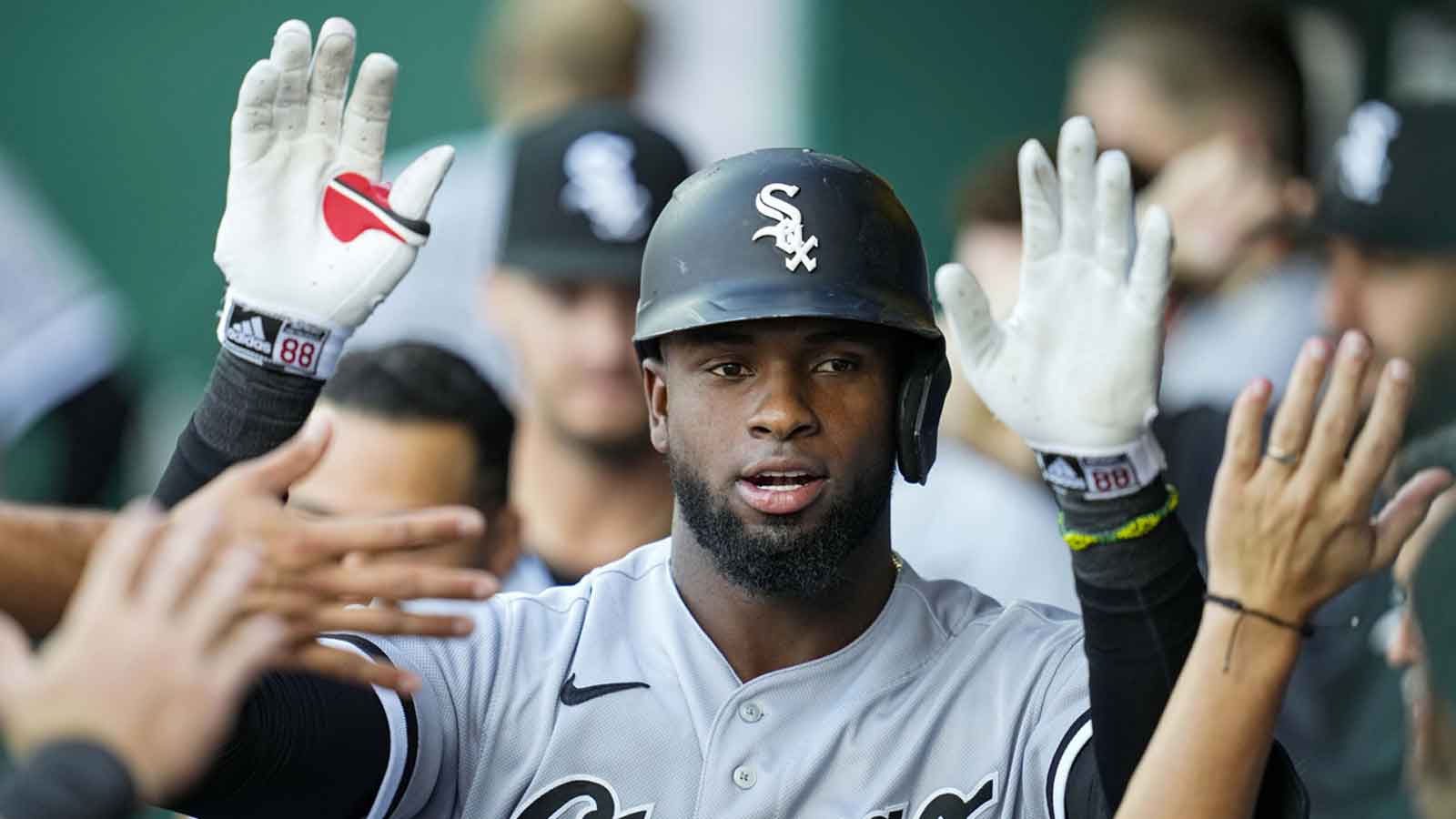 Romy Gonzalez, Lance Lynn lift White Sox past Royals