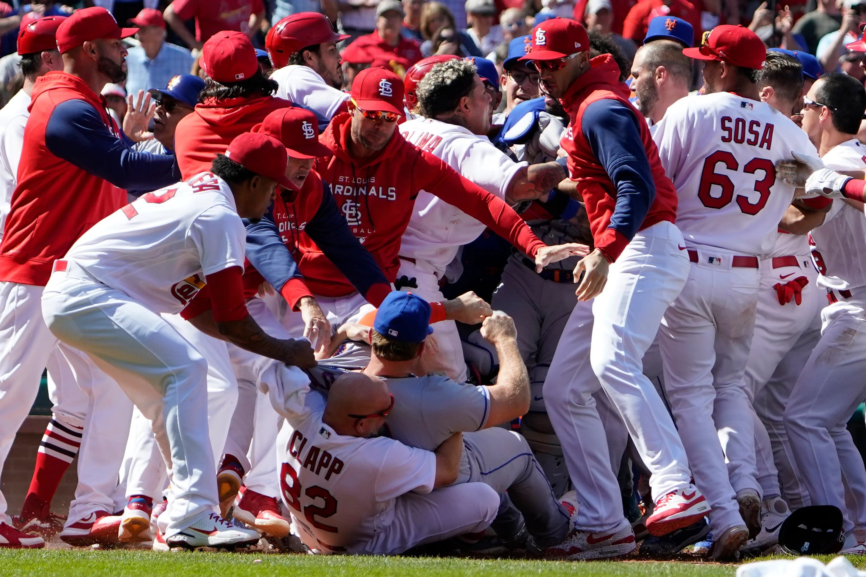 Cardinals star Nolan Arenado gives injury update after exiting vs. Cubs