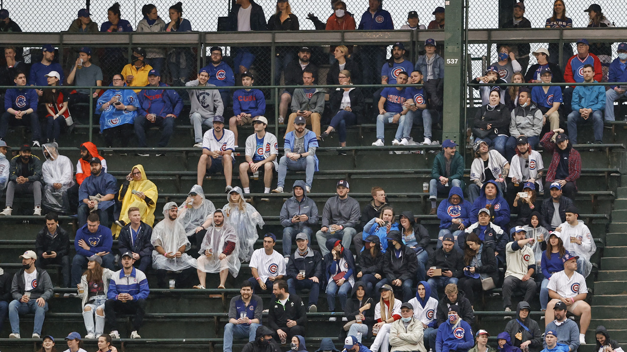Wild brawl breaks out between Cubs and White Sox fans! : r/mlb