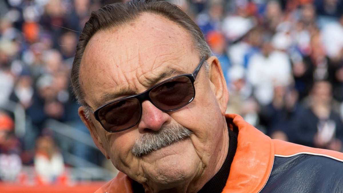 Dick Butkus, fearsome Hall of Fame Chicago Bears linebacker, dead at 80