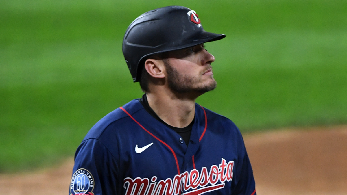 Twins' Josh Donaldson ejected as he crosses plate on home run