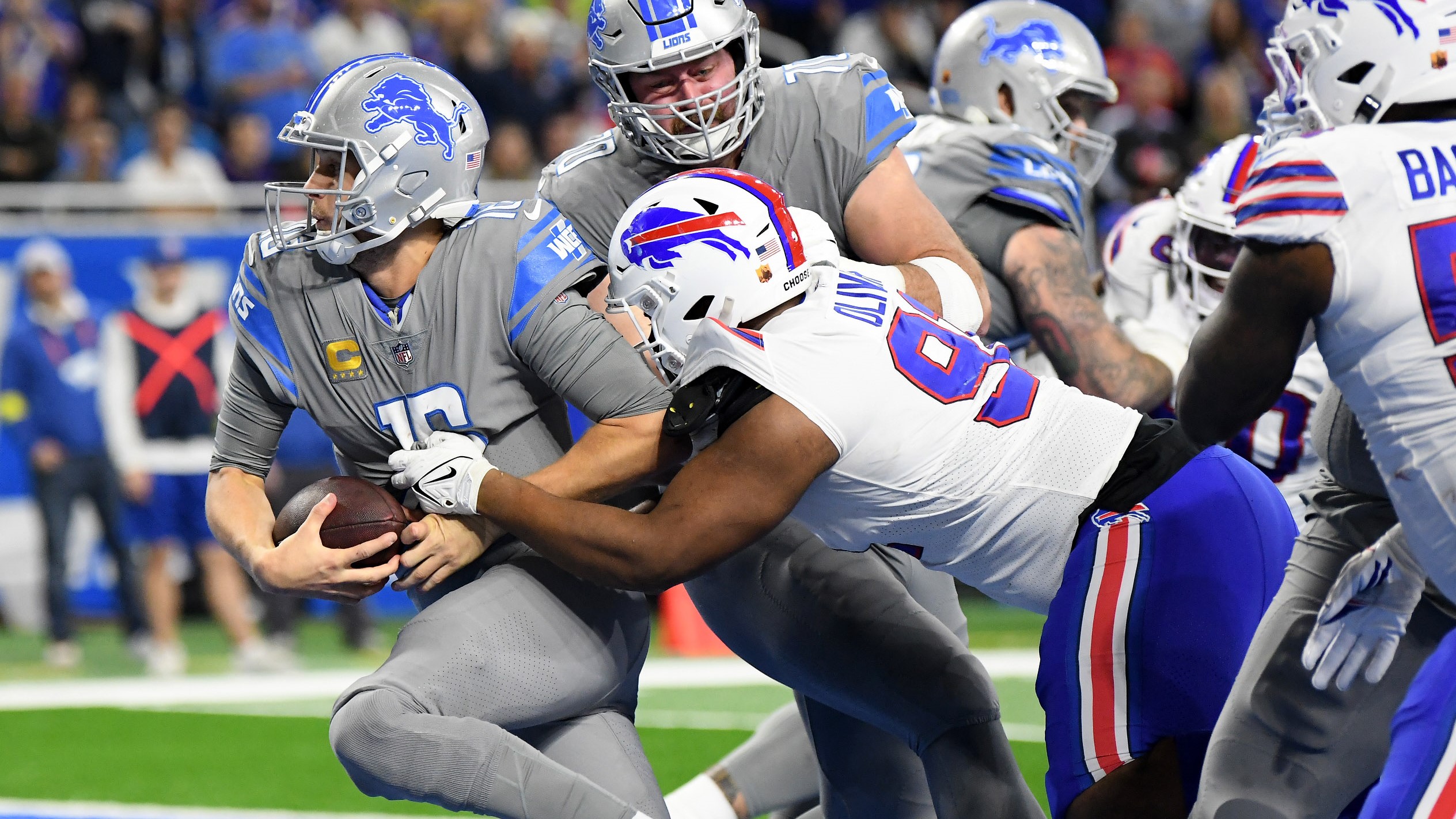 Buffalo Bills defensive tackle Ed Oliver agrees to 4-year contract