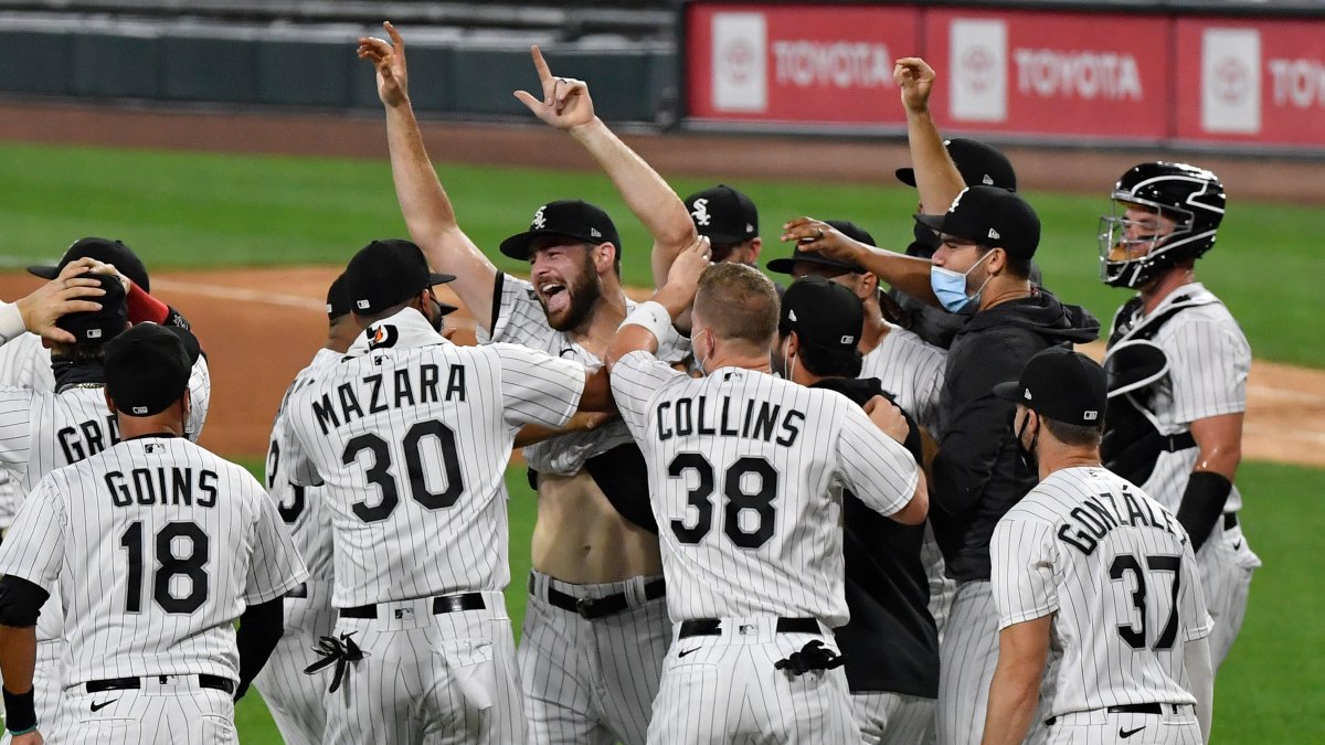 White Sox pitcher Lucas Giolito throws no-hitter against Pirates