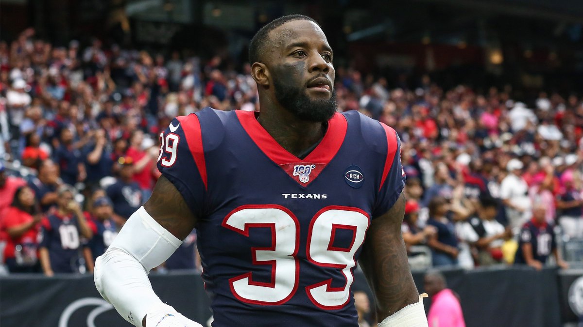 Bears DE Trevis Gipson working to rewrite story after down 2022 season –  NBC Sports Chicago