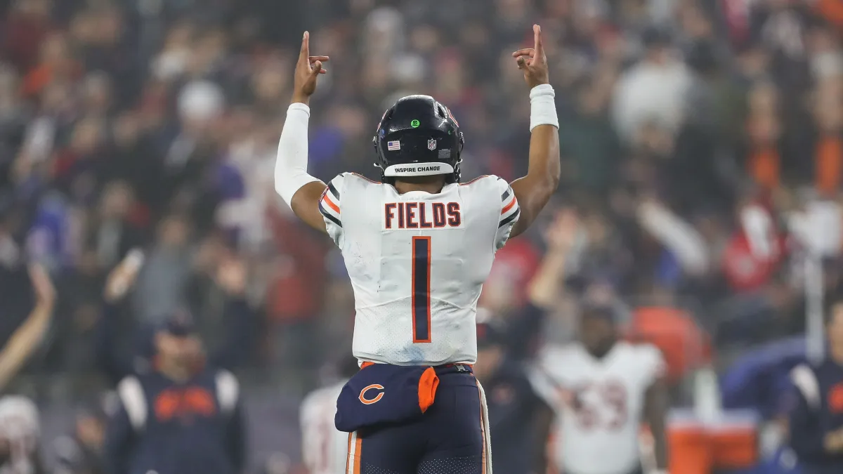 NFL WEEK 10 PICKS: Justin Fields aims to continue Bears' stellar run