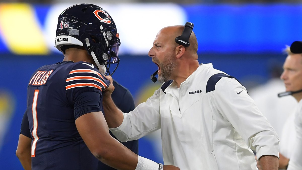 Justin Fields: Chicago Bears rookie quarterback to start against