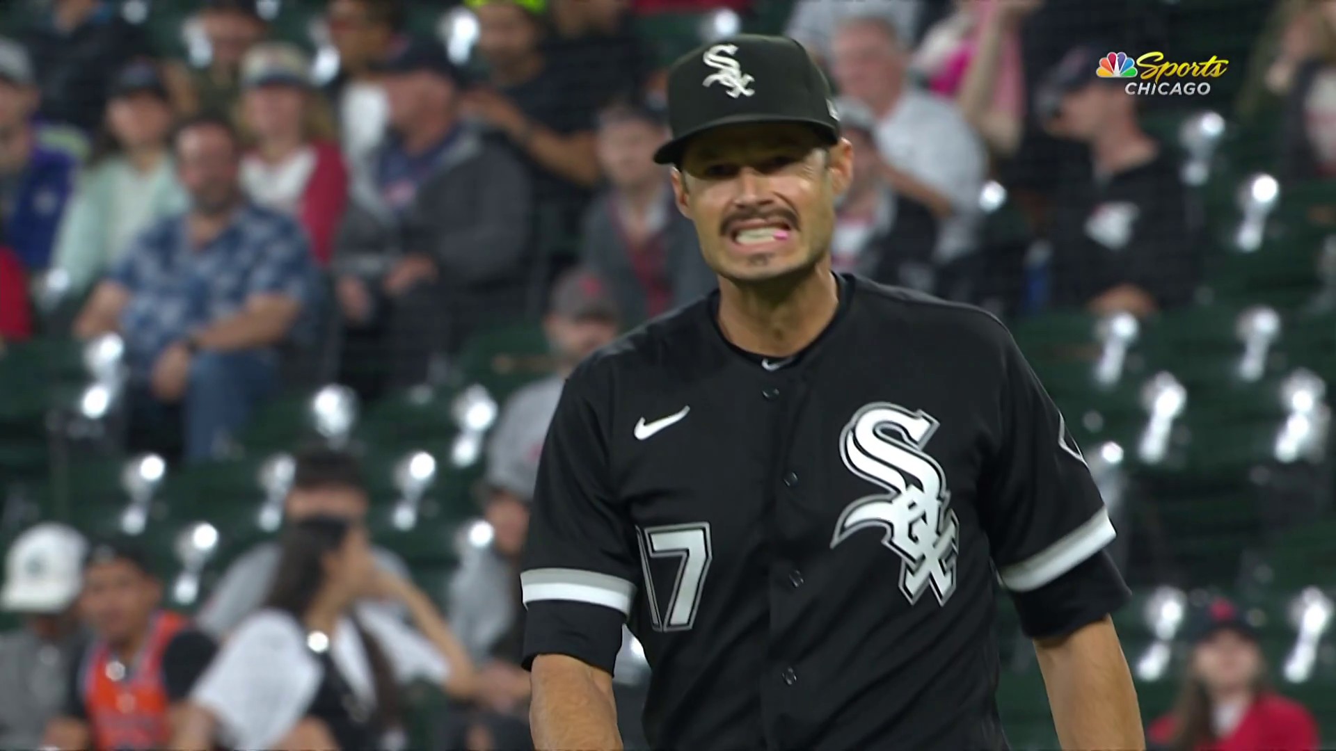 White Sox OF Jiménez carted off after hamstring injury