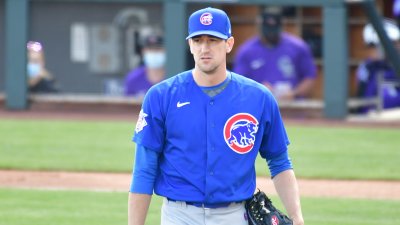 Counsell: Cubs will continue to start Hendricks with 8 pitchers on IL
