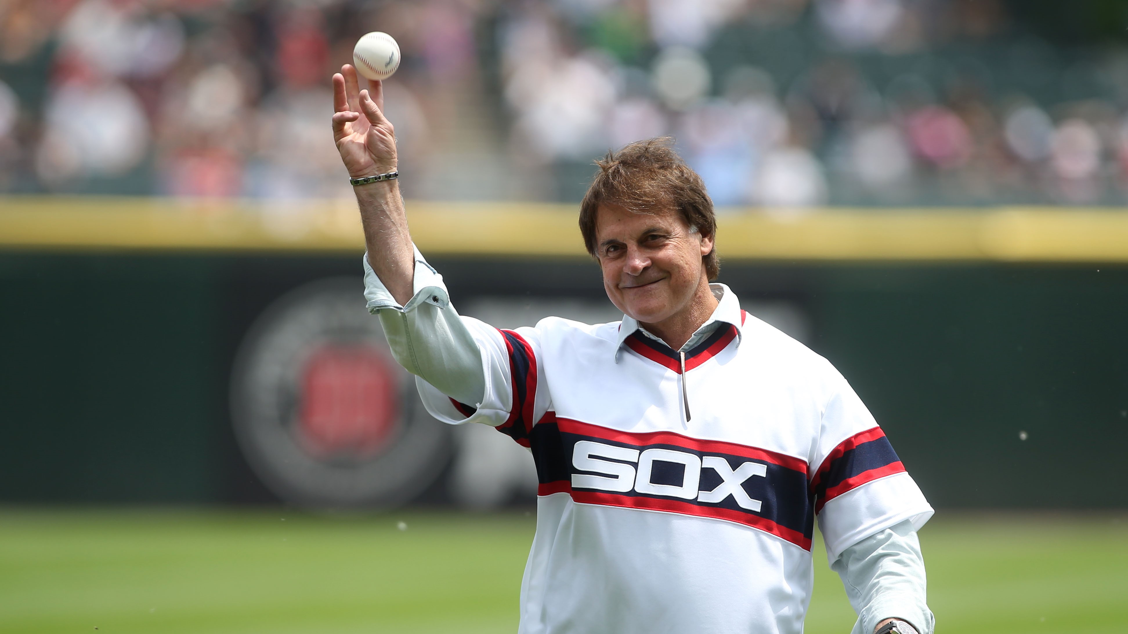 MLB roundup: La Russa moves into second place on career wins list