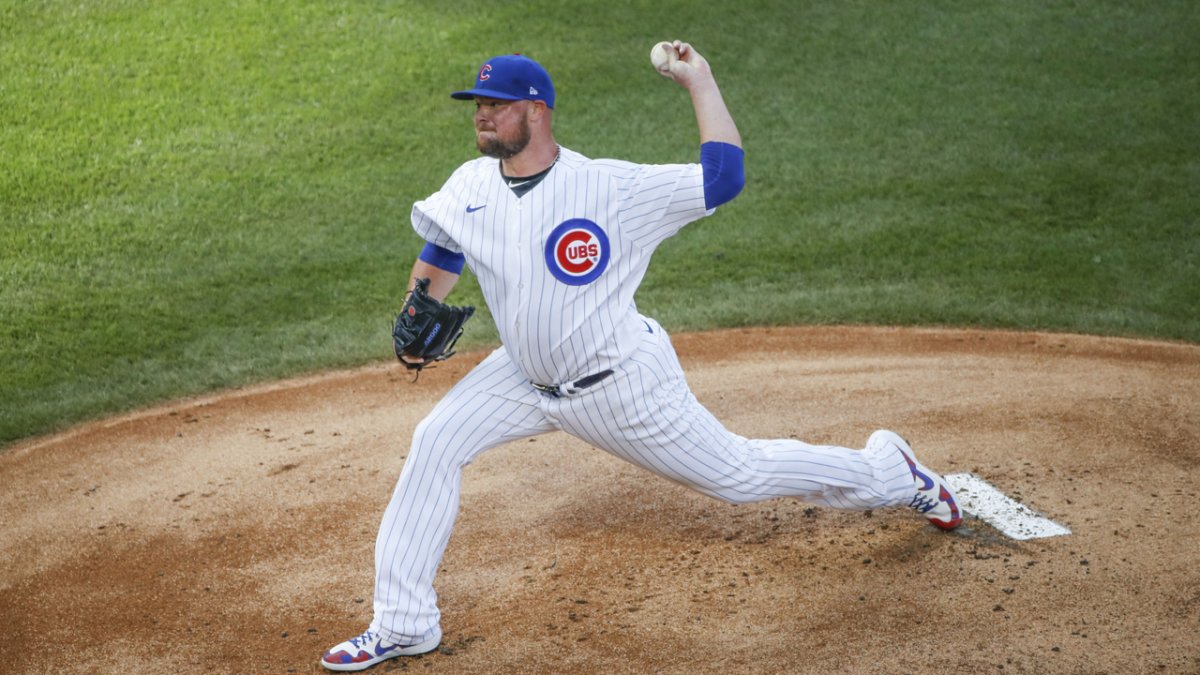 Cubs free agent Jon Lester buying beers for fans at Chicago bars