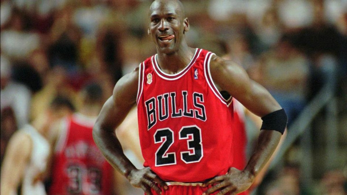 Download Michael Jordan in his black and white Chicago Bulls